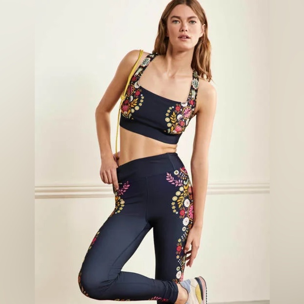 New Boden Sport Bra Square Neck Active  Bra
Navy, Opulent Garden sz 10 IG